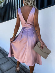 Inrosy mi-longue robe trapèze satin fluide dos nu bretelle v-cou sans manches femme élégant de cocktail