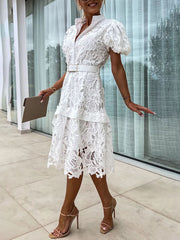 Inrosy mi-longue robe dentelle broderie anglaise boutonnage ceinture col montant manches courtes femme élégant ample