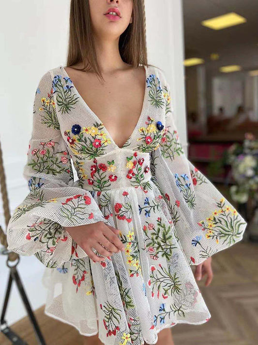 Inrosy robe courte trapèze fleurie fluide brodée v-cou manches longues femme de cocktail