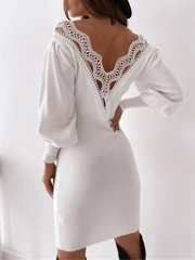 Inrosy robe courte moulante dentelle décolleté dos dos nu v-cou manches bishop manches longues élégant mode