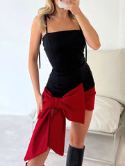 Inrosy la saint valentin robe courte moulante noeud papillon à fines brides sans manches femme élégant de cocktail