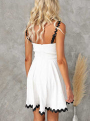 Inrosy robe courte à fines brides col carré sans manches femme élégant mode doux casual de plage