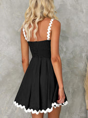 Inrosy robe courte à fines brides col carré sans manches femme élégant mode doux casual de plage