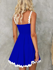 Inrosy robe courte à fines brides col carré sans manches femme élégant mode doux casual de plage