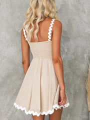 Inrosy robe courte à fines brides col carré sans manches femme élégant mode doux casual de plage