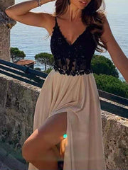 Inrosy robe longue avec dentelle fendu le côté fluide de soirée noir et beige