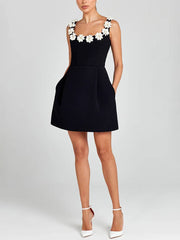 Inrosy robe patineuse trapèze fleurie appliques à fines brides col carré sans manches femme élégant bal de promo de cocktail