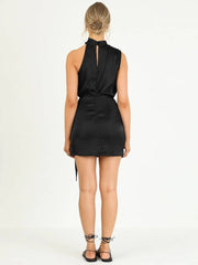 Inrosy robe courte irrégulière ceinture col roulé licou sans manches femme élégant cérémonie invité mariage de cocktail