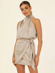 Inrosy robe courte irrégulière ceinture col roulé licou sans manches femme élégant cérémonie invité mariage de cocktail