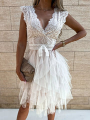 Inrosy robe courte bouffante tutu en tulle irrégulière dentelle dos nu v-cou sans manches élégant femme de cocktail