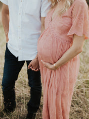 Inrosy longue robe de grossesse dentelle v-cou manches courtes femme enceinte élégant bohème