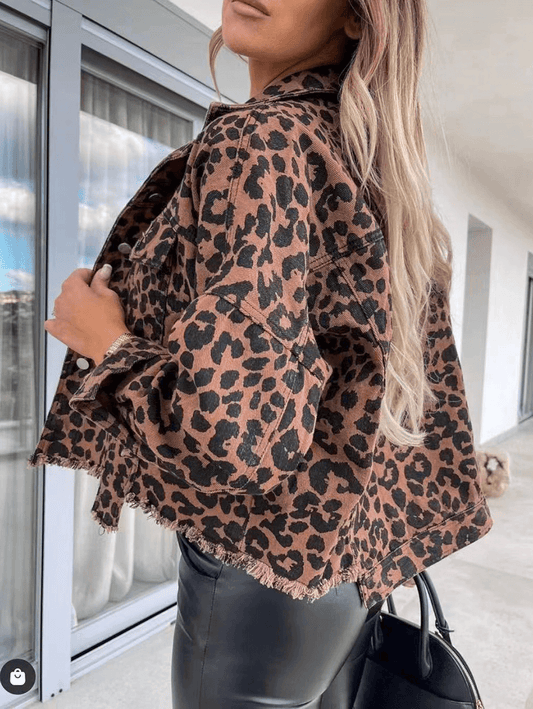 Inrosy court veste en jean léopard boutonnage poches col revers manches longues femme casual style boyfriend automne