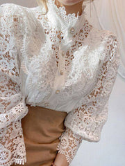 Inrosy blouse fleurie dentelle broderie anglaise boutonnage col montant manches longues femme doux élégant chemisier style tailleur